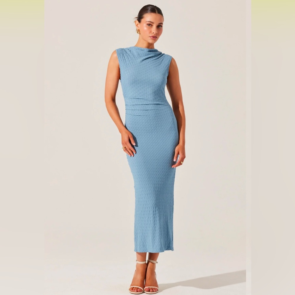 ASTR The Label Textured Mock Neck Midi Dress, M